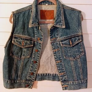 Rafaella Blue Denim Sleeveless Vest Jacket Medium Boho Chic Western Rustic Jean